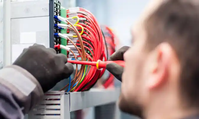 electrician Devola